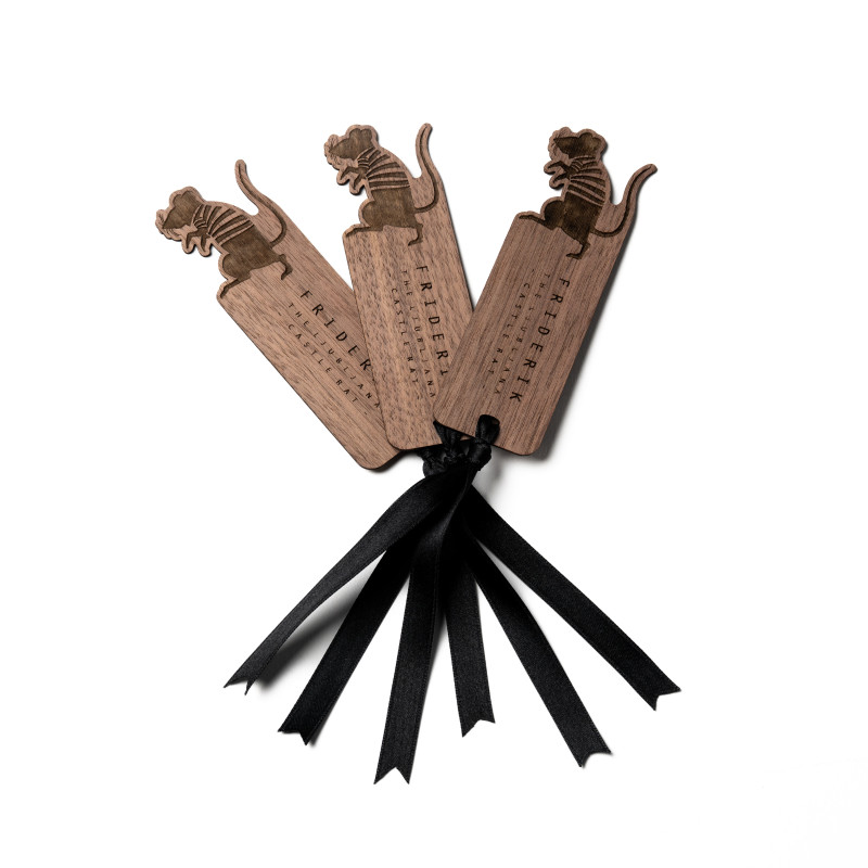 Tri lesene knjižne kazalke