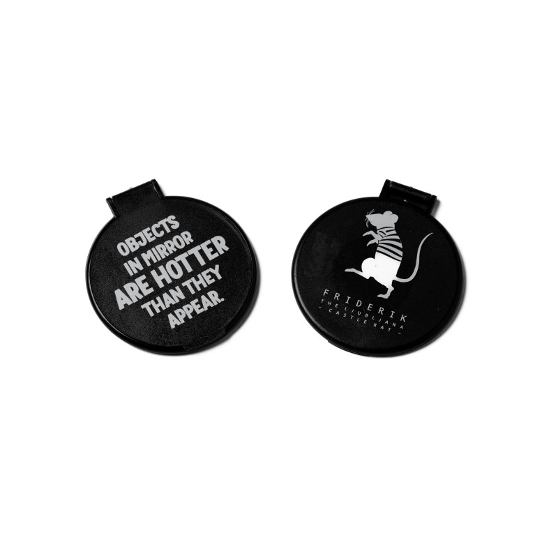 Dva zaprta žepna ogledala z motivom podgane Friderika