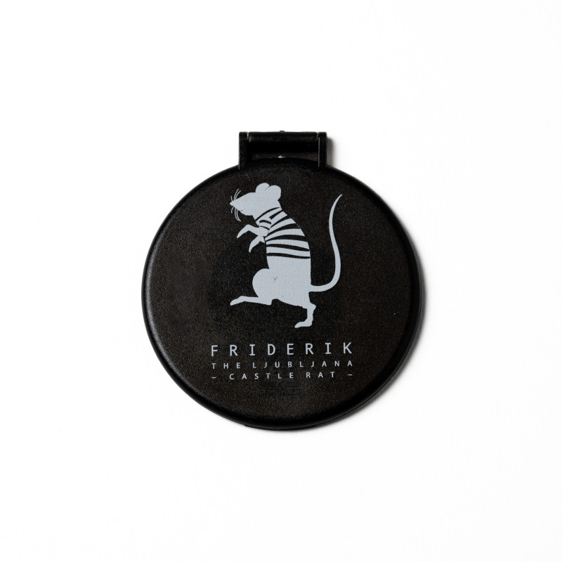 Zaprto žepno ogledalo z motivom podgane Friderika